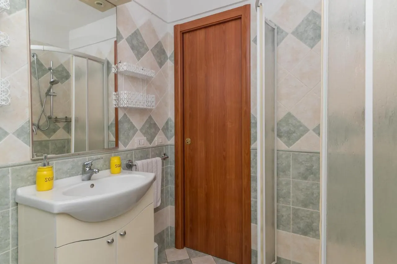 Apartment Casa Emozione With Shared Pool - Happy Rentals Marinella